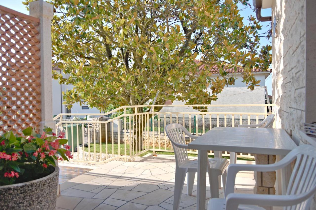 Apartments Vili Umag Exterior photo